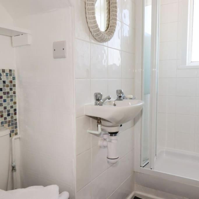 Gorgeous House In Newquay Walking Distance From Fistral Beach Buitenkant foto