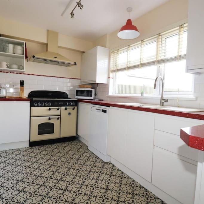 Gorgeous House In Newquay Walking Distance From Fistral Beach Buitenkant foto